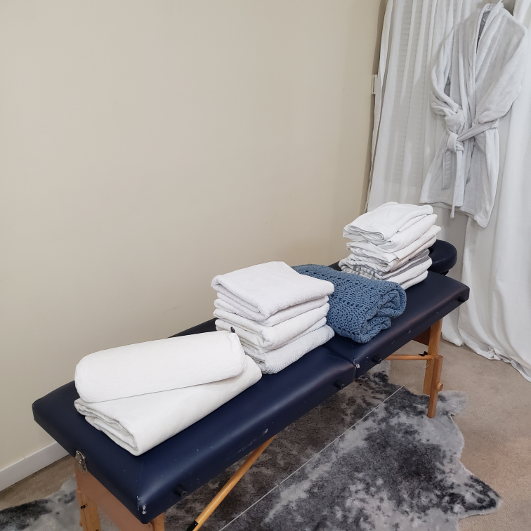 Massage Table with Accessories - photo 2