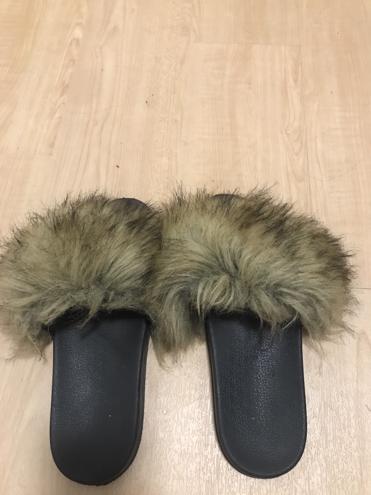 Faux Fur Slides thumbnail
