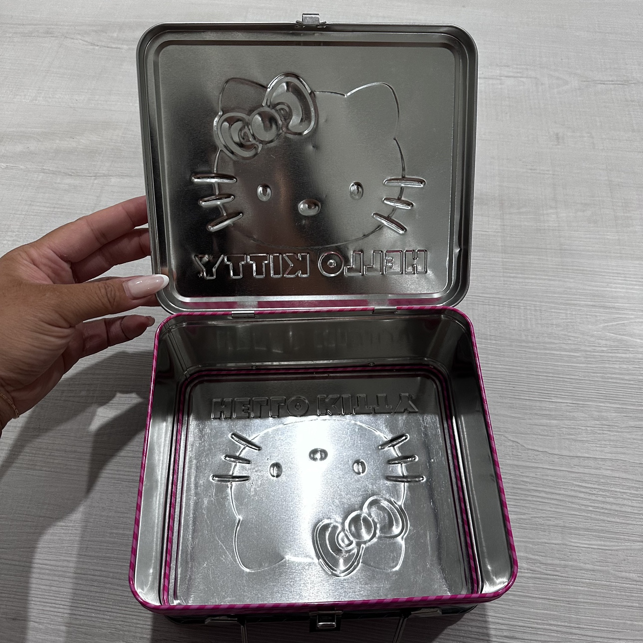 Hello Kitty Lunch Tin Box - photo 3