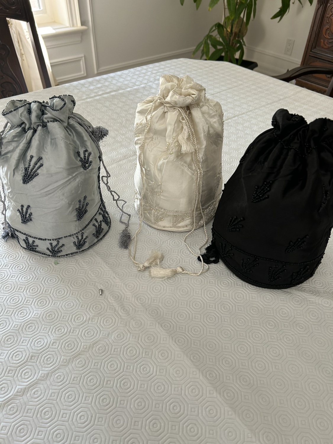 Beaded Gift Bags in various sizes image indicator(3)