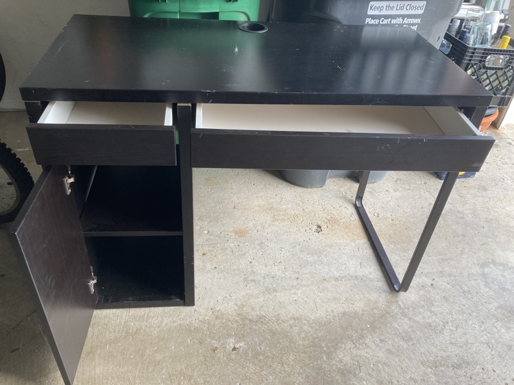 Free IKEA Desk