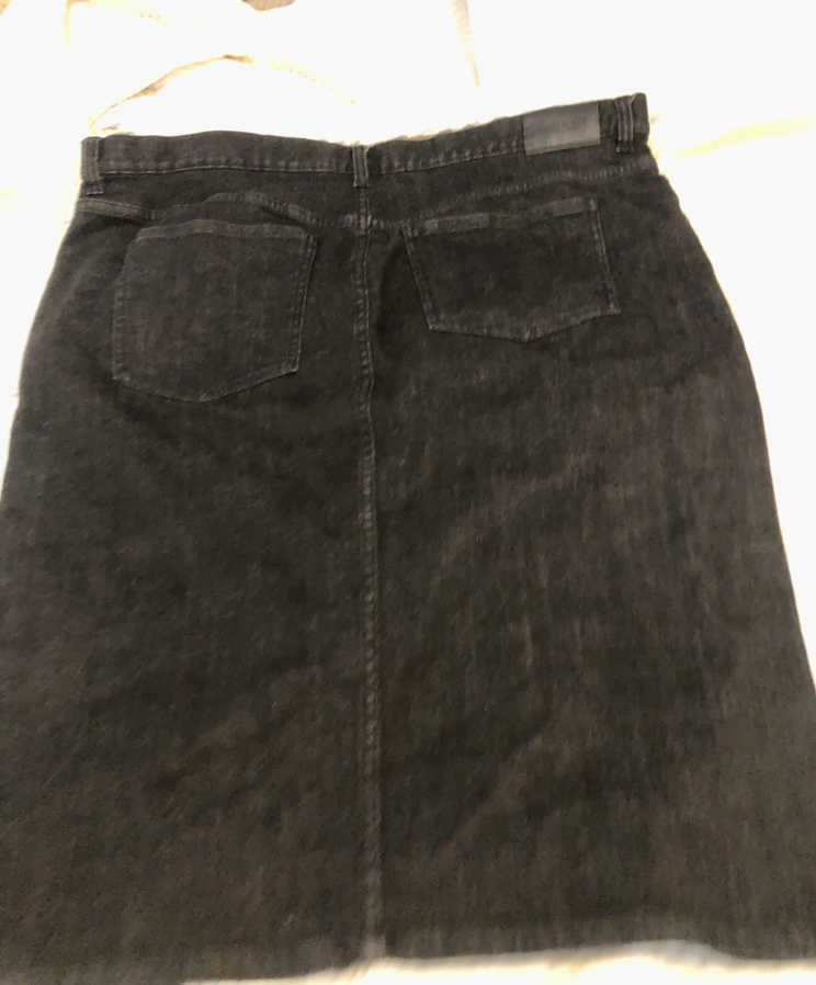 Ralph Lauren’s Lauren Black Denim Skirt image indicator(9)