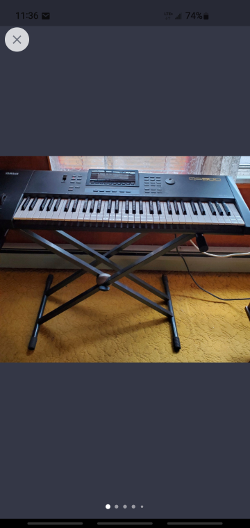 Yamaha QS-300 Music Production Synthesizer