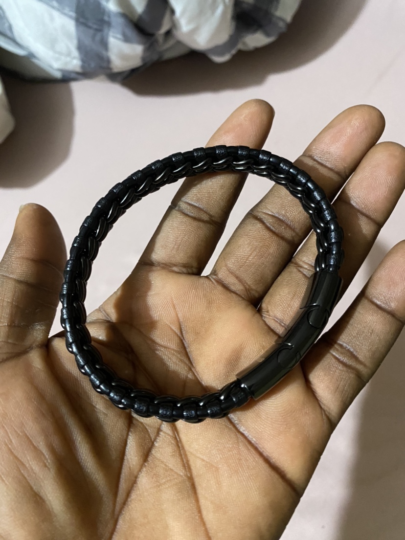 Black Leather Bracelet (serasar) image indicator(2)