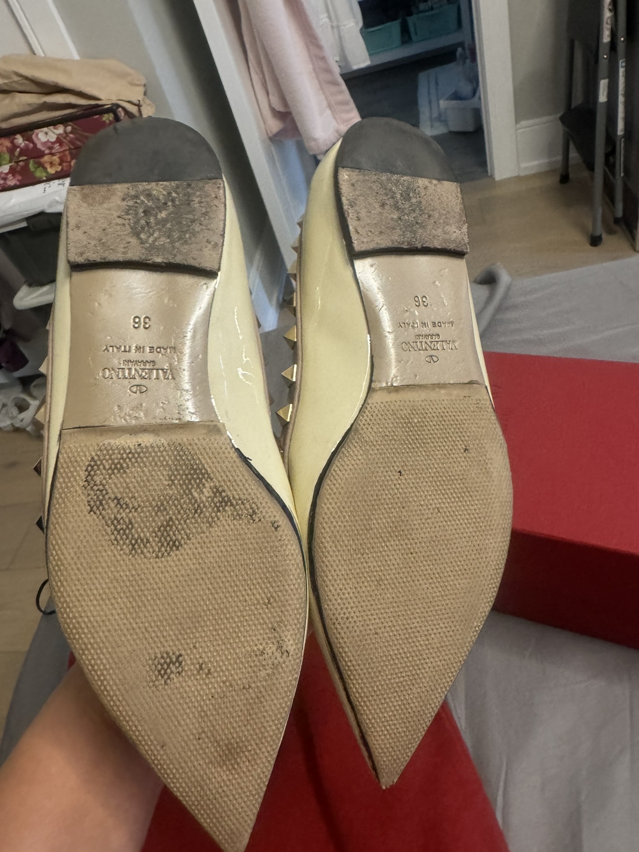 Authentic Valentino PATENT ROCKSTUD BALLET FLAT image indicator(2)