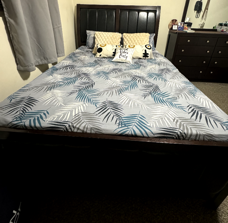 Queen Size Bed Frame - photo 3