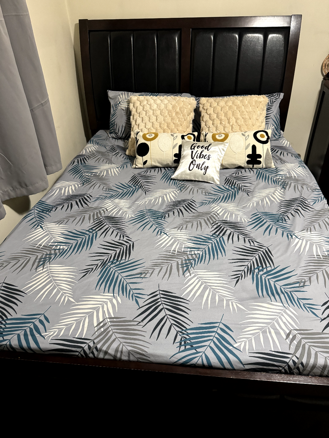 Queen Size Bed Frame - photo 4