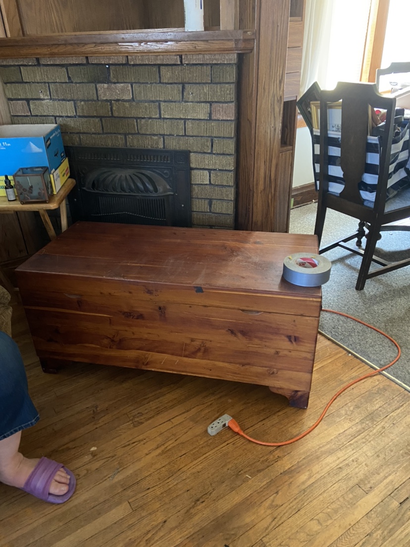 Blanket/cedar chest