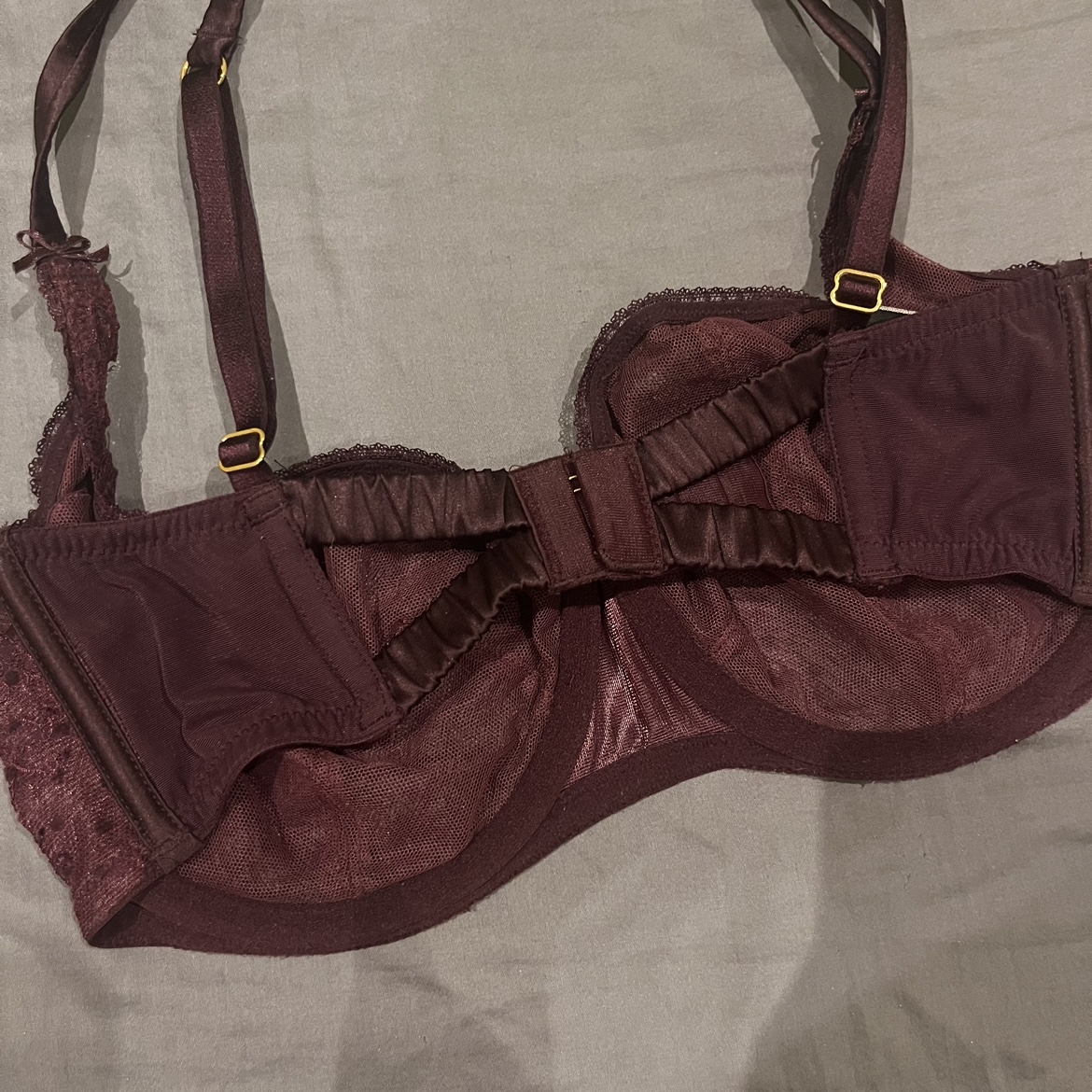Victoria’s Secret lace bra (32DDD) - photo 2