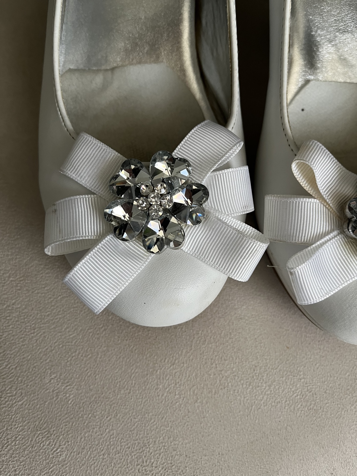 Girls White Dress Shoes image indicator(2)