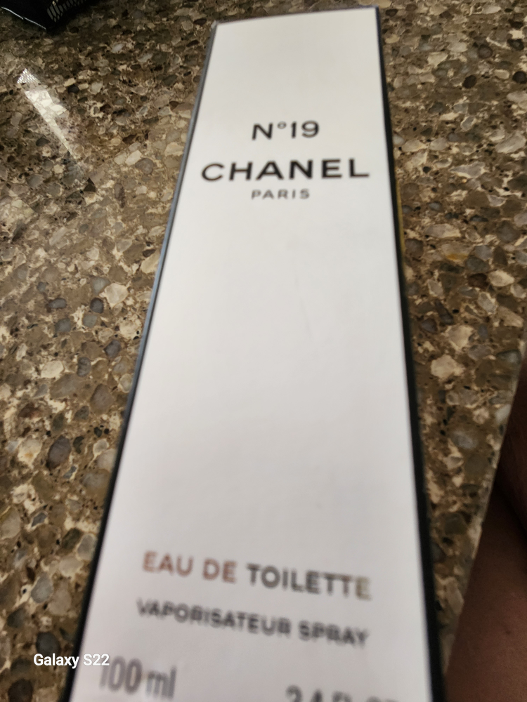 Chanel No. 19 Eau de Toilette