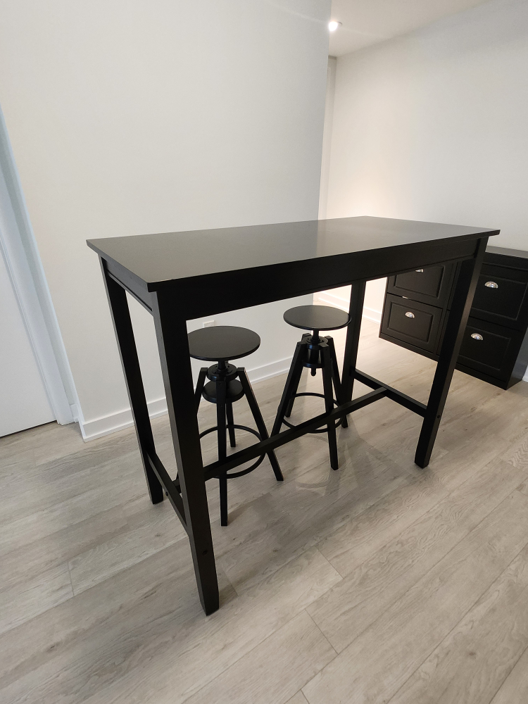 Bar Table and Stools Set - Impeccable Condition!