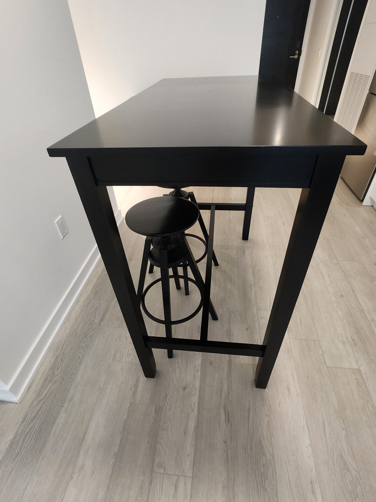Bar Table and Stools Set - Impeccable Condition! - photo 3