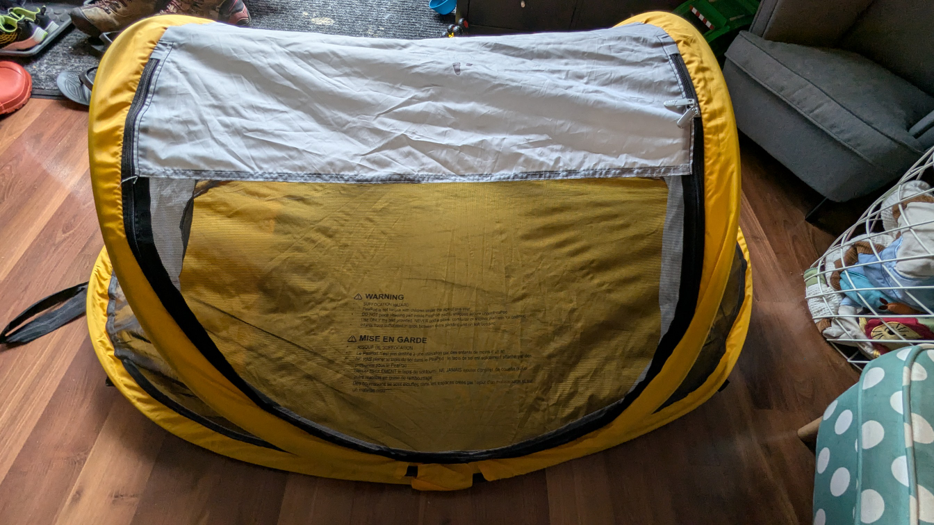 KidCo Peapod travel bed