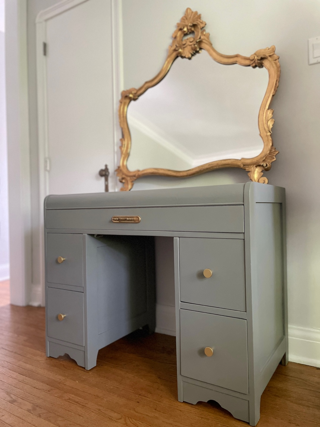 Vintage Vanity Desk - photo 3