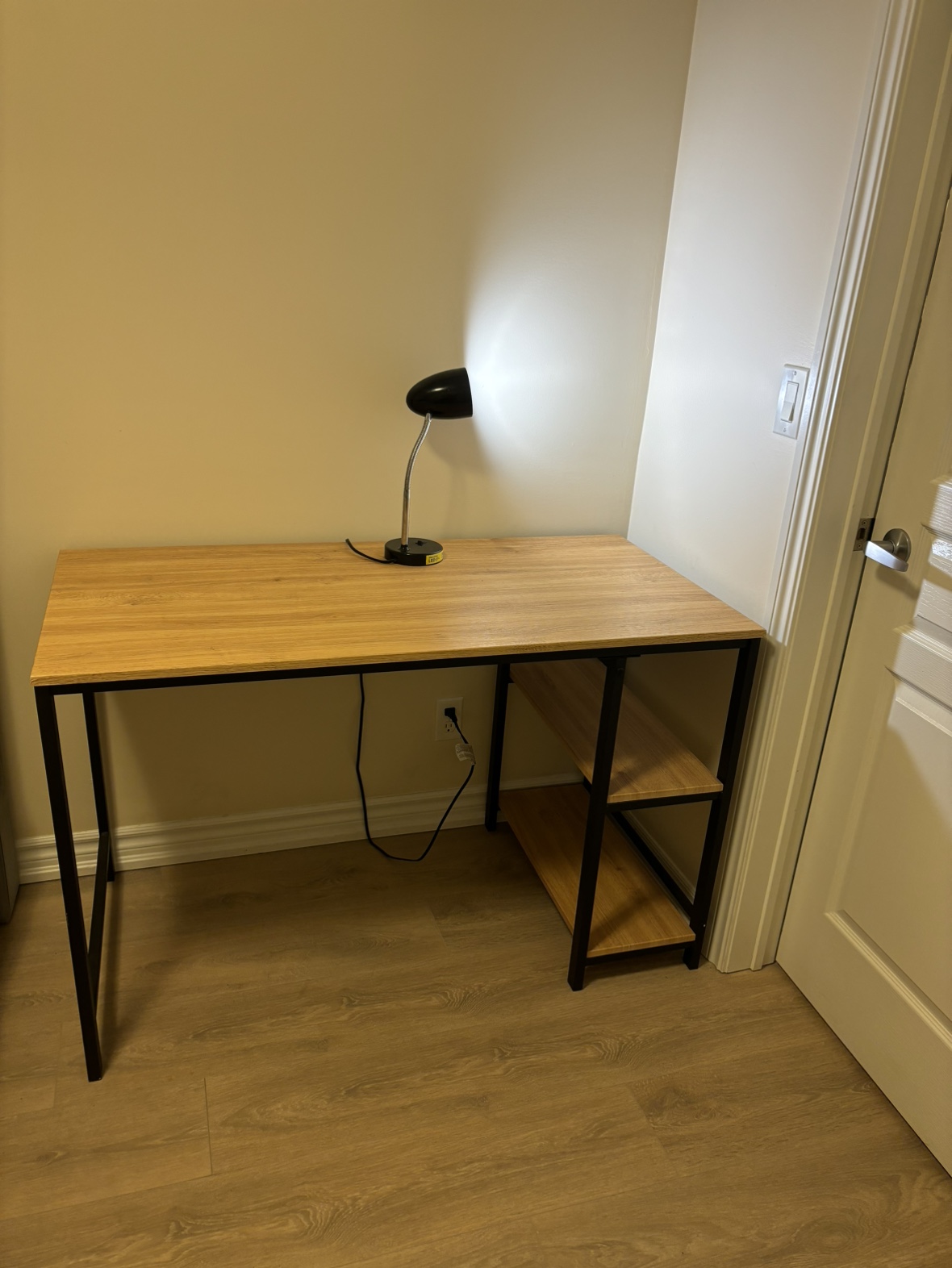 Selling Home Office Desk and Lamp
