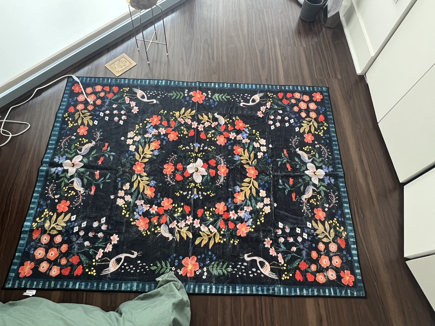 Floral pattern rug