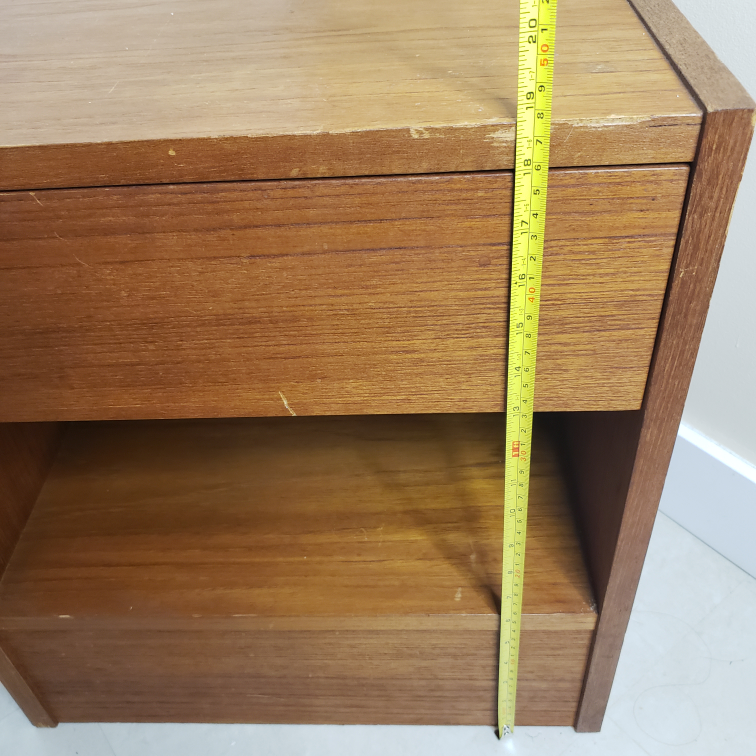 Danish Modern 1 drawer Teak / bedside shelf table - photo 4