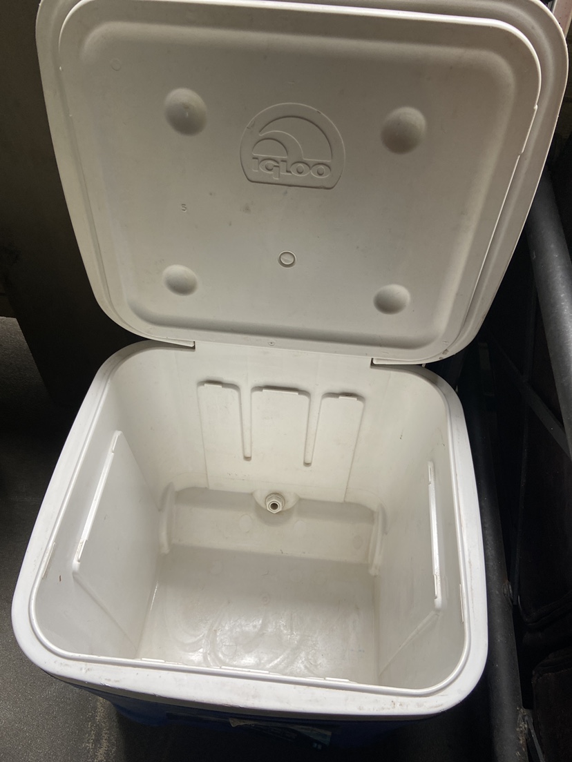 Igloo Ice Cube Cooler (60 US Qts / 57 L) - photo 3