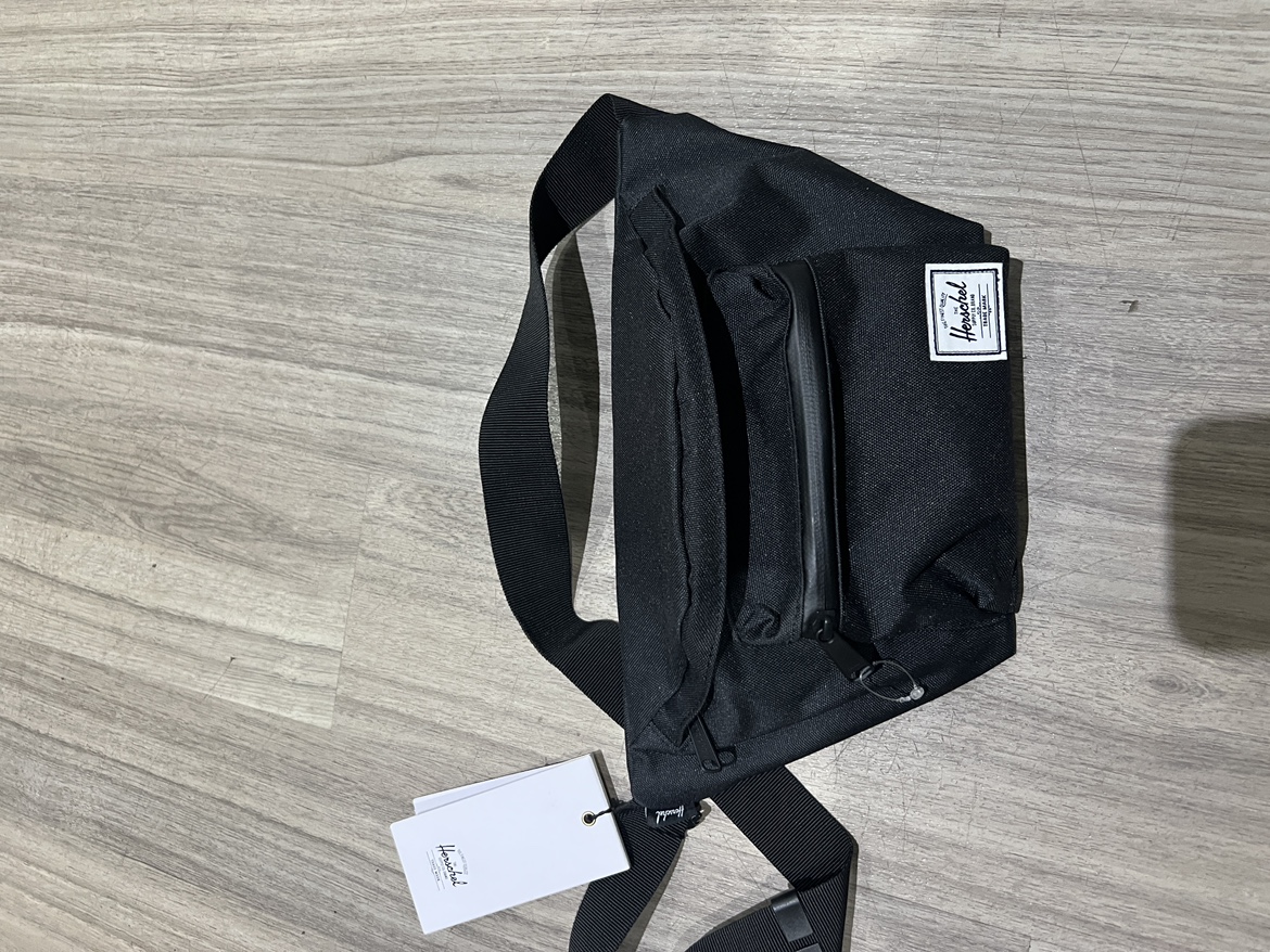 Herschel Supply Co. Fanny Pack brand new - photo 5