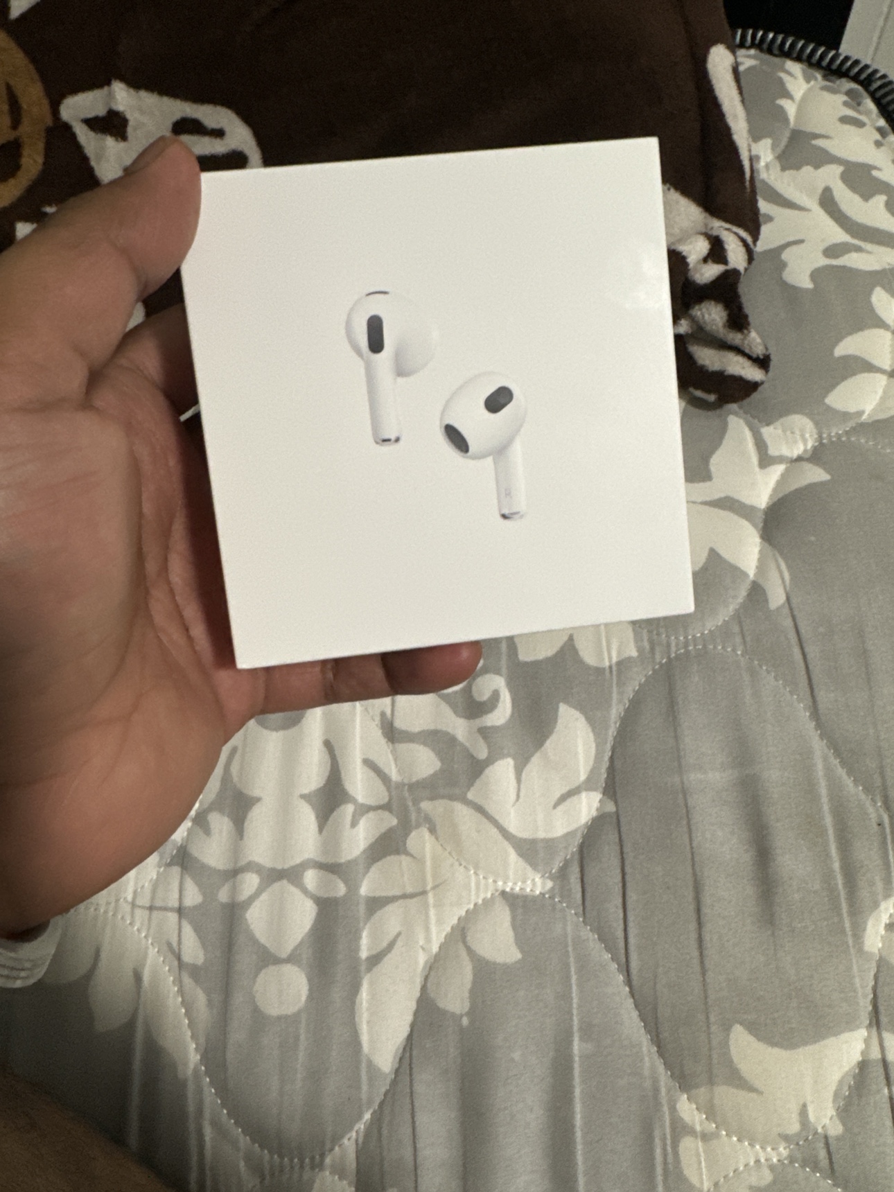 SEALED Apple AirPods 3 with MagSafe Charging Case