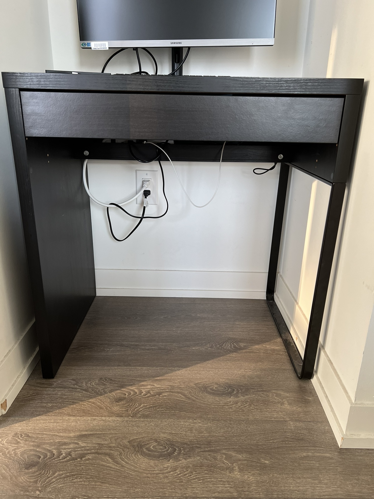 IKEA desk thumbnail