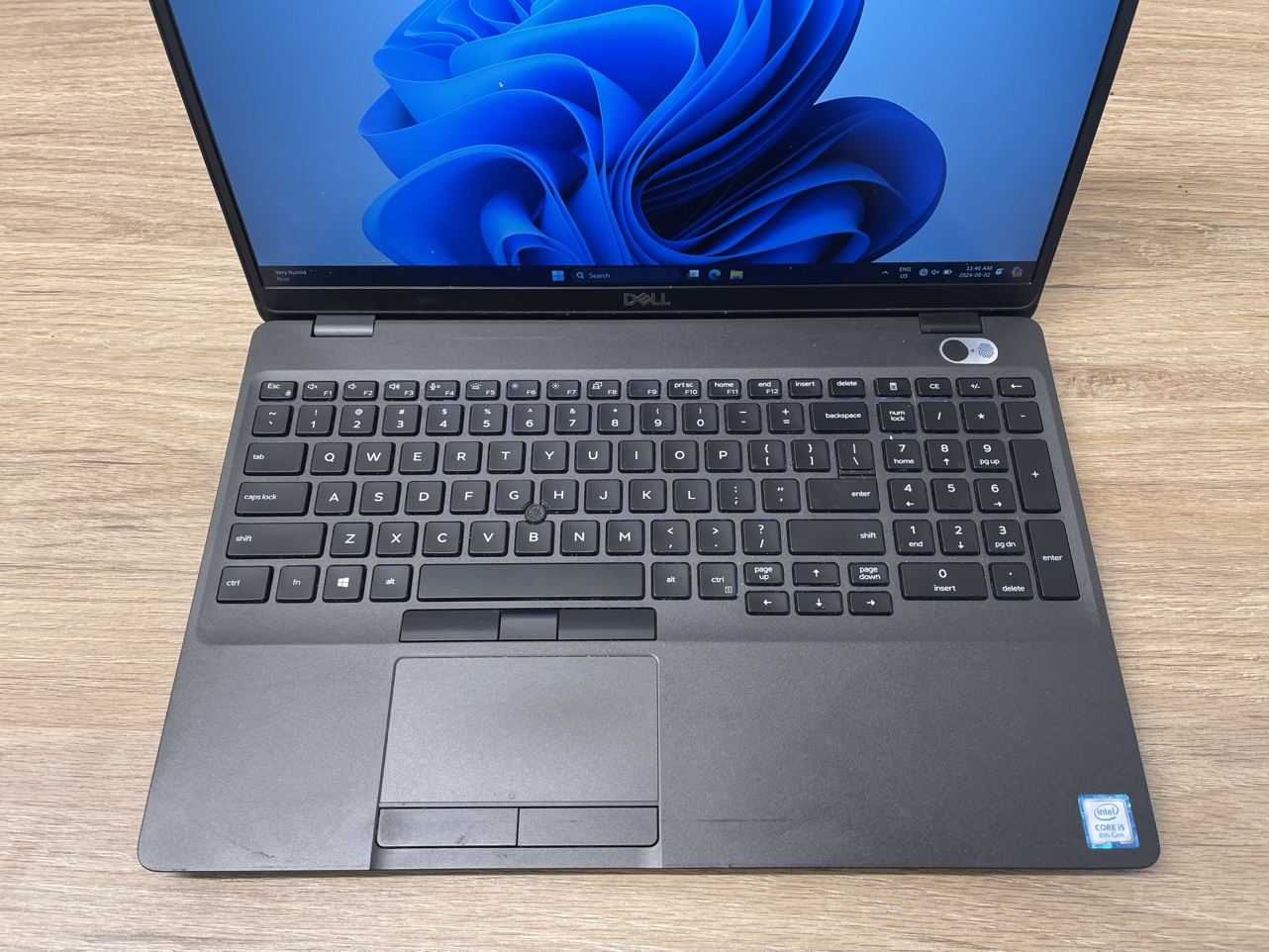 Dell Latitude 5500 Laptop image indicator(8)