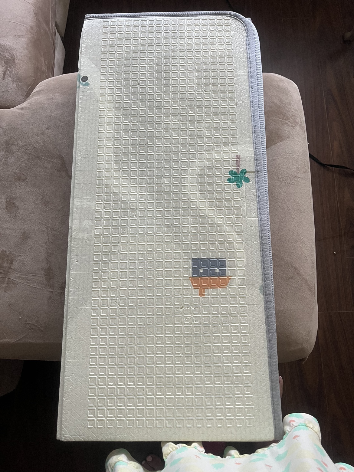Play Mat ~ Infant 5.5 Ft x 5.5 Ft Excellent condition thumbnail