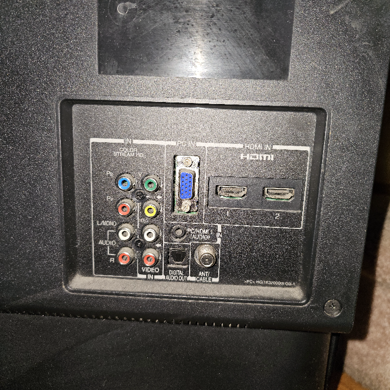 Toshiba 40" TV - photo 3
