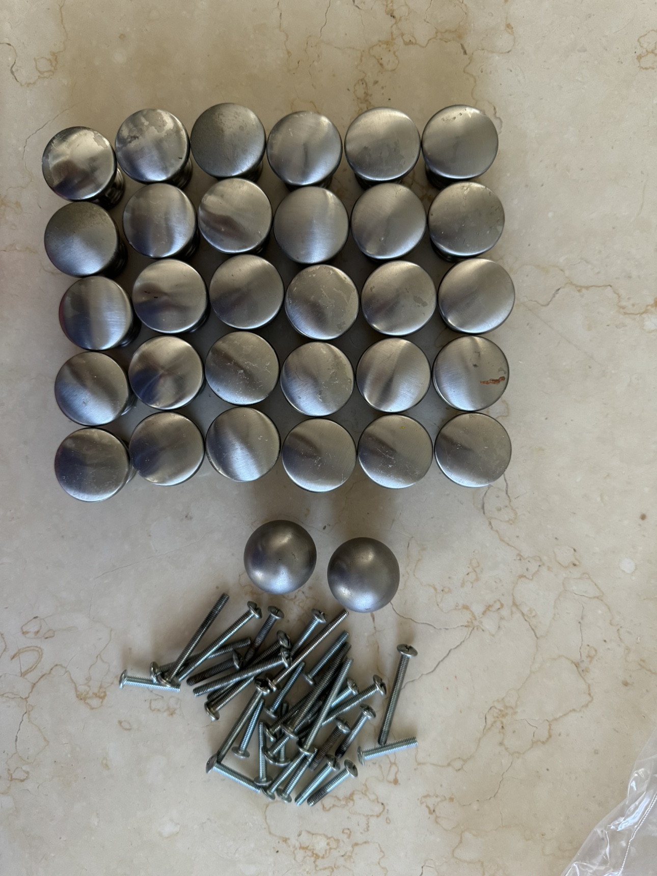 32 brushed nickel knobs - photo 3