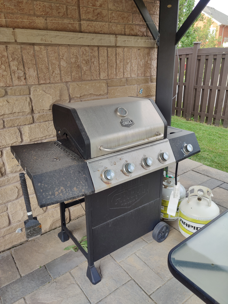 4 Burner Propane BBQ (without cylinders) - MOVE OUT SALE - photo 2