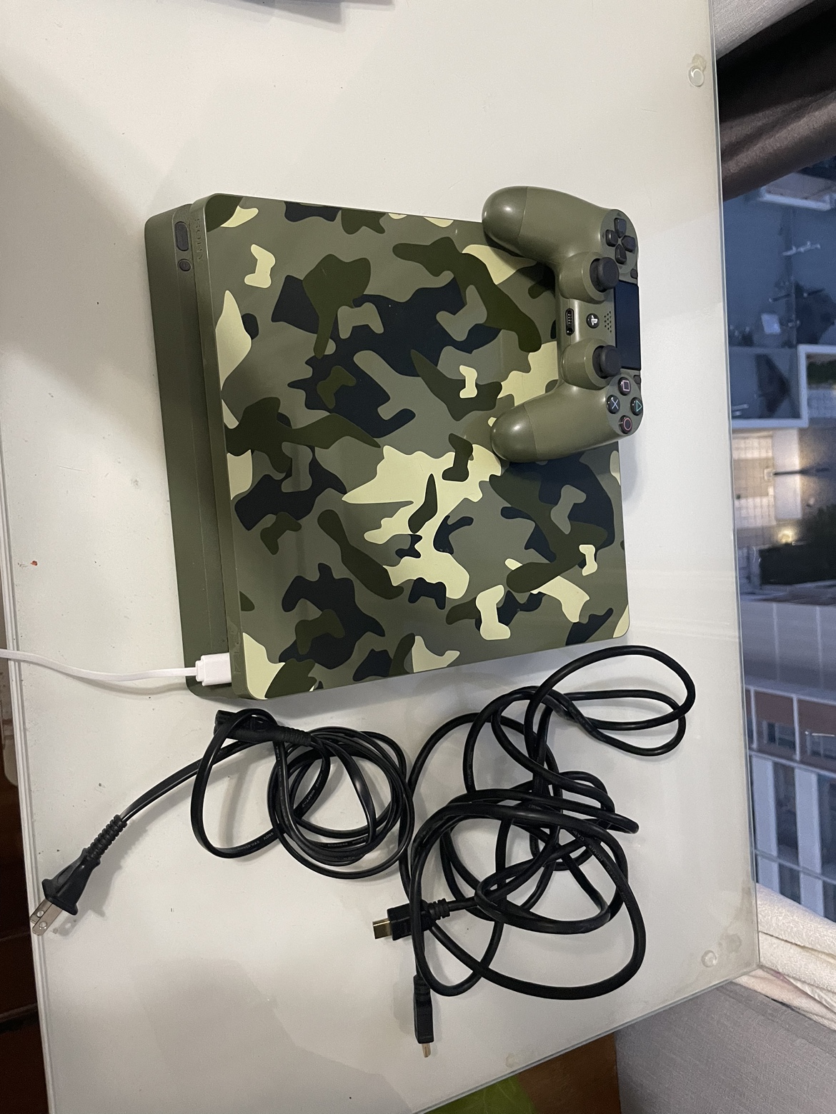 PS4 SLIM LIMITED EDITION Call of Duty WWII - photo 3