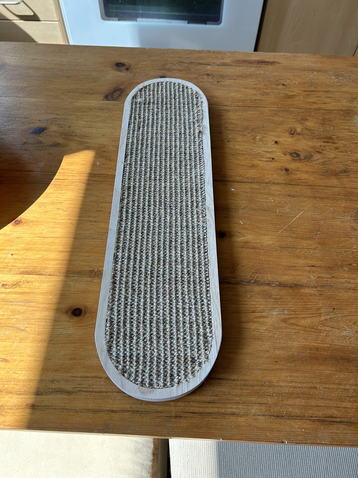 Vertical mount cat scratcher: Free