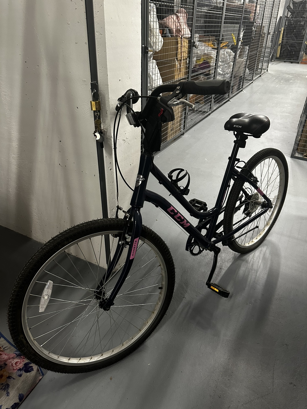 CCM women’s city bike