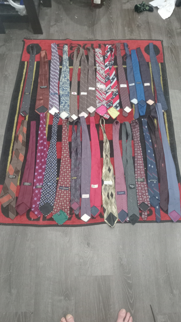 Mens Ties - Lot of 30 thumbnail