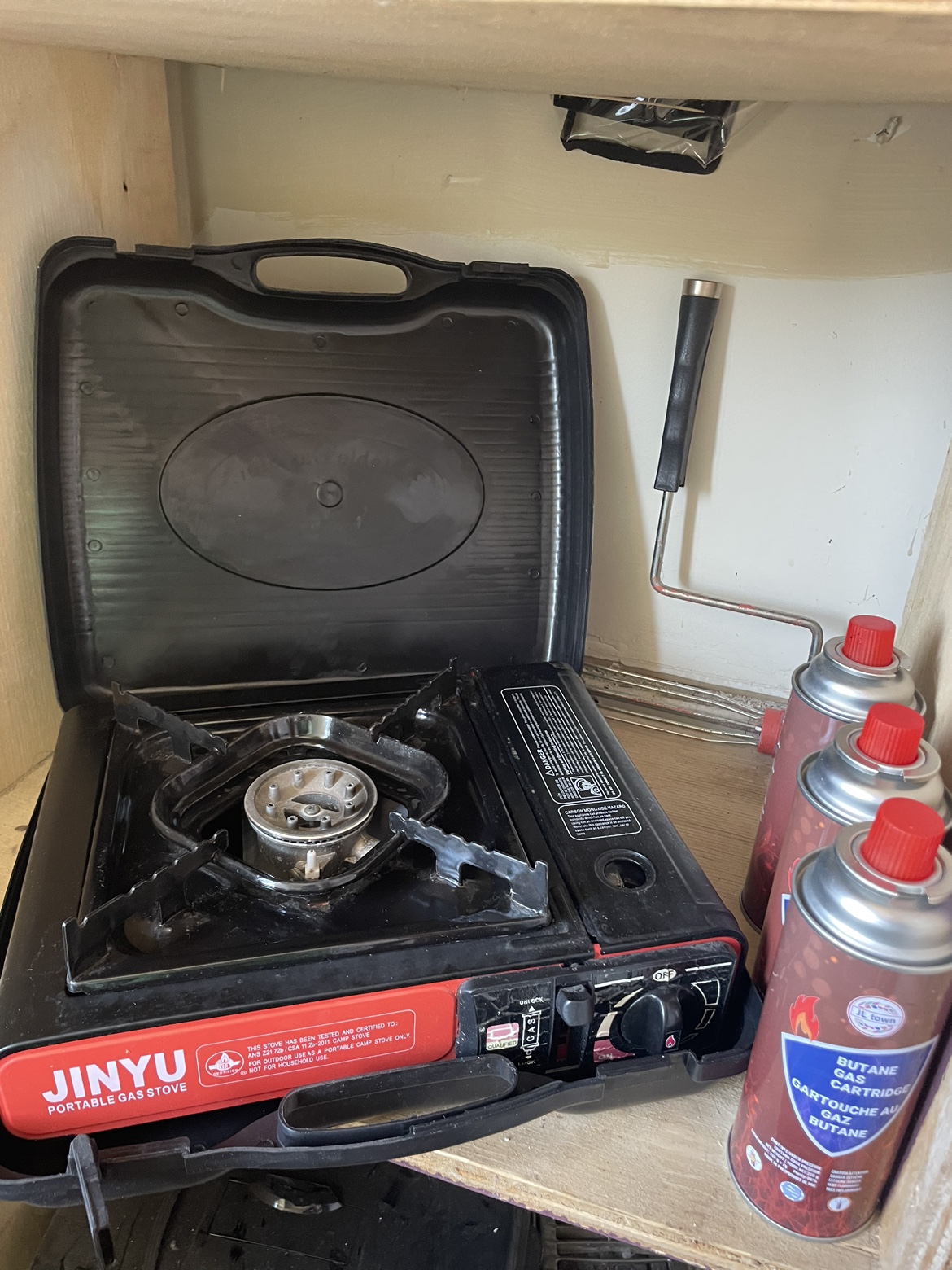 Jinyu Portable Gas Stove with 3 full butane can