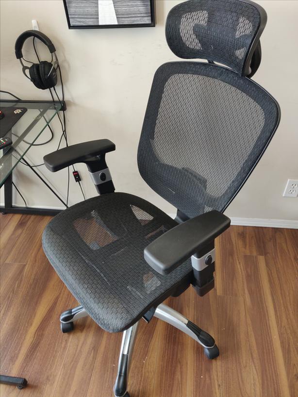 Staples Ergonomic Mesh Chair