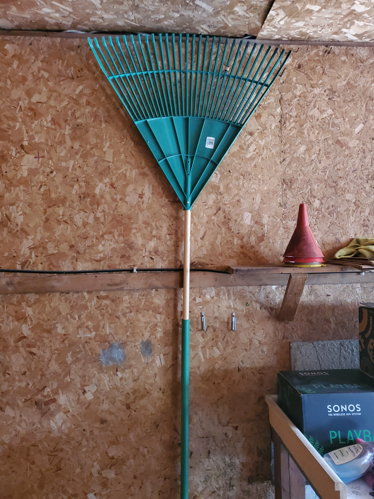 Green Leaf Rake