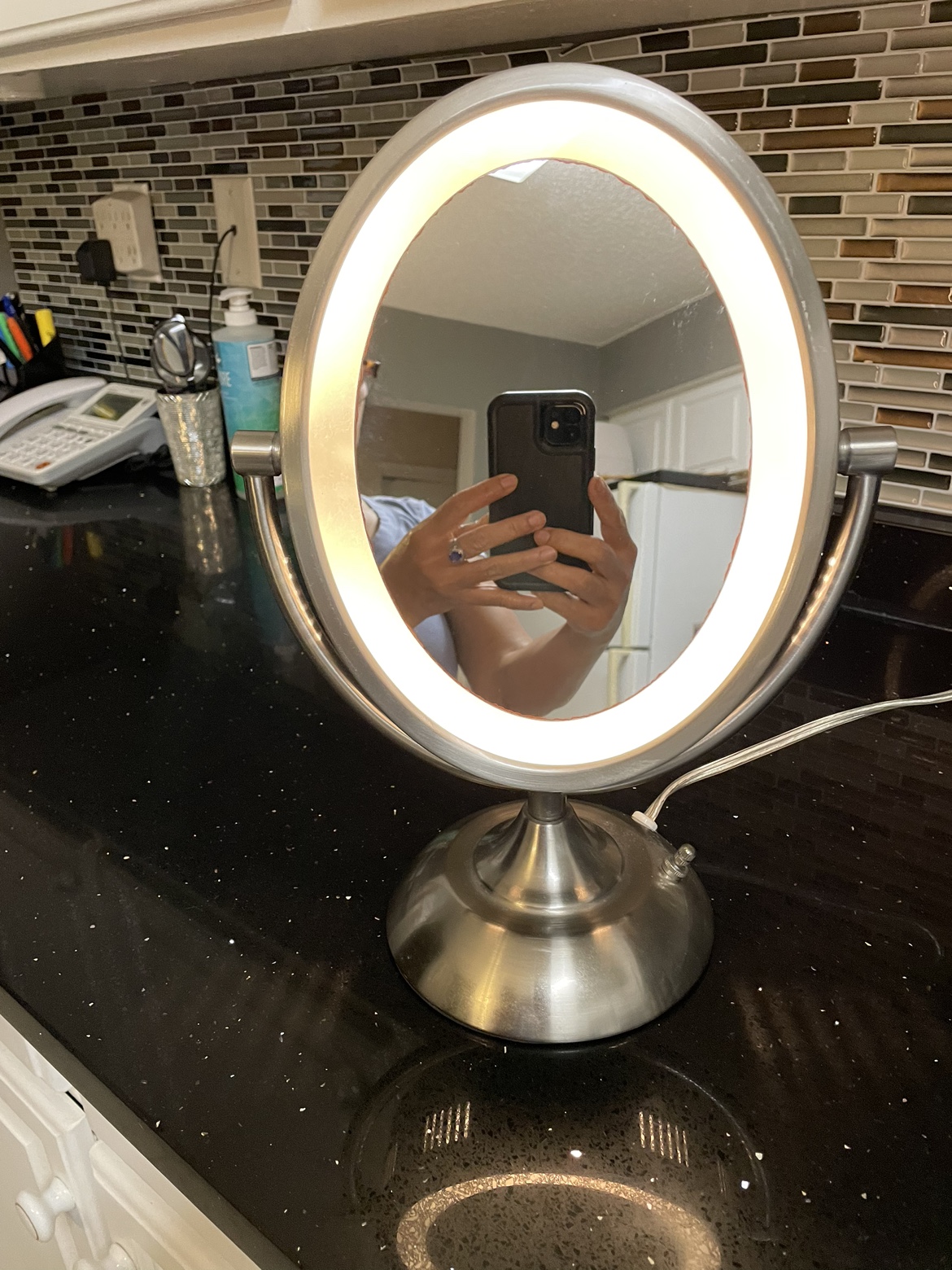 Magnifying 2 sided light tilt mirror - photo 3