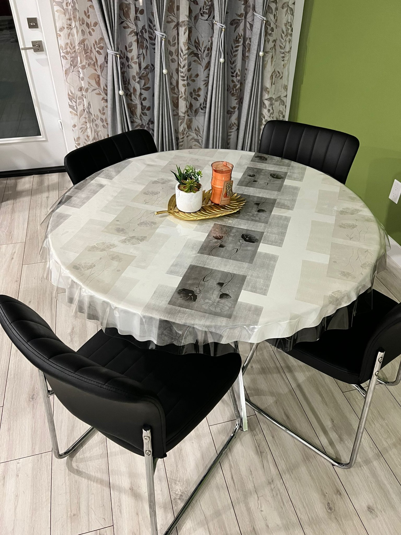 Glass dining table and 4 chairs