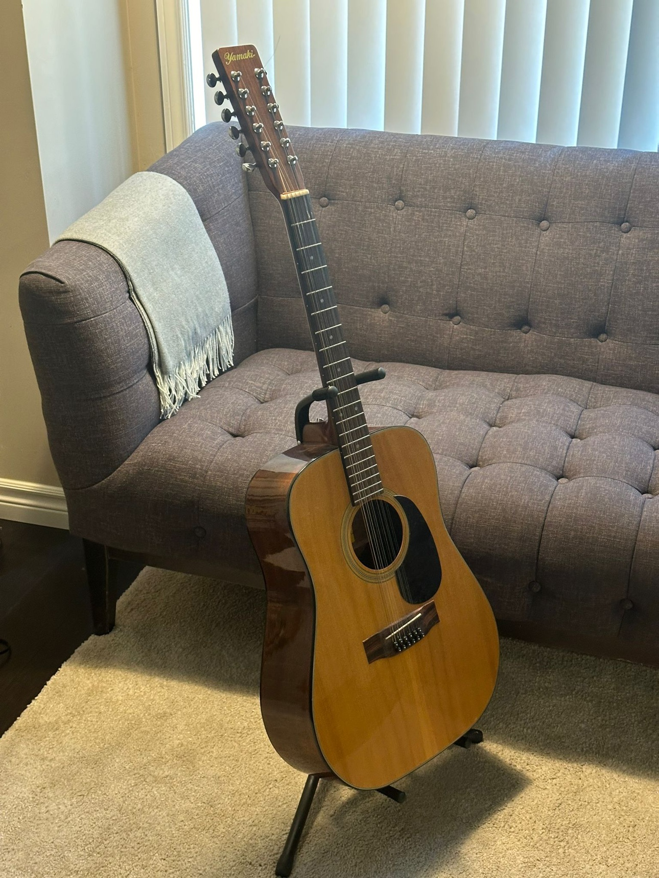 Yamaki Solid Top 6 String