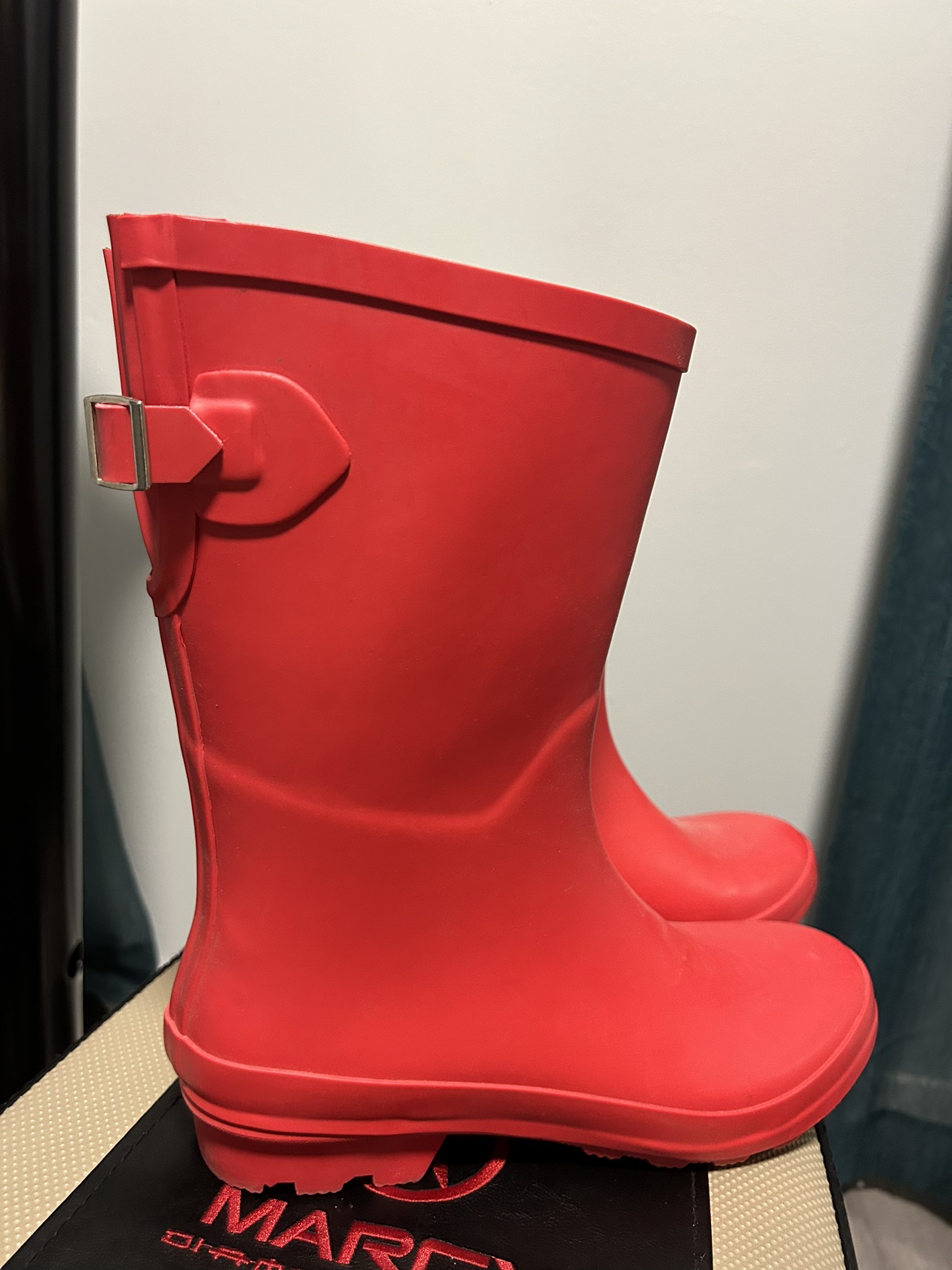 Red Rain Boots size 9 - photo 4