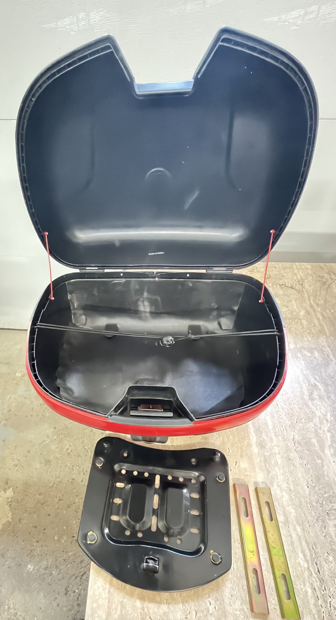 Motorcycle rear luggage hardtop
