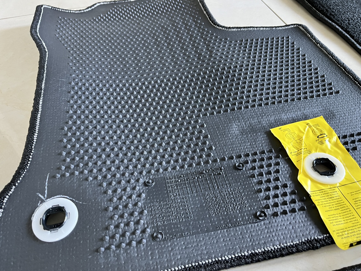 Toyota Corolla Floor Mats 2014-2019 image indicator(5)