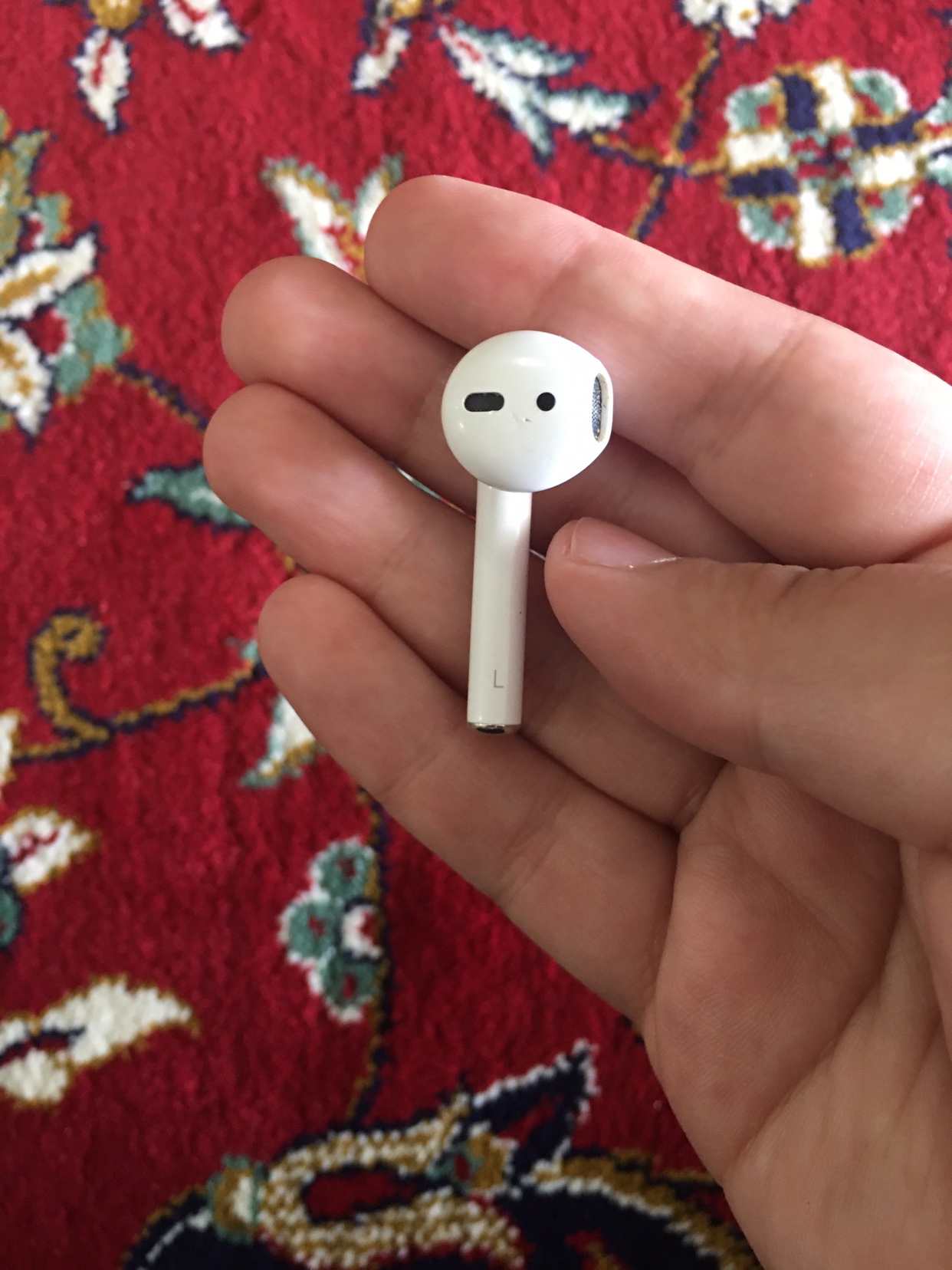 Left AirPods gen2 image indicator(3)