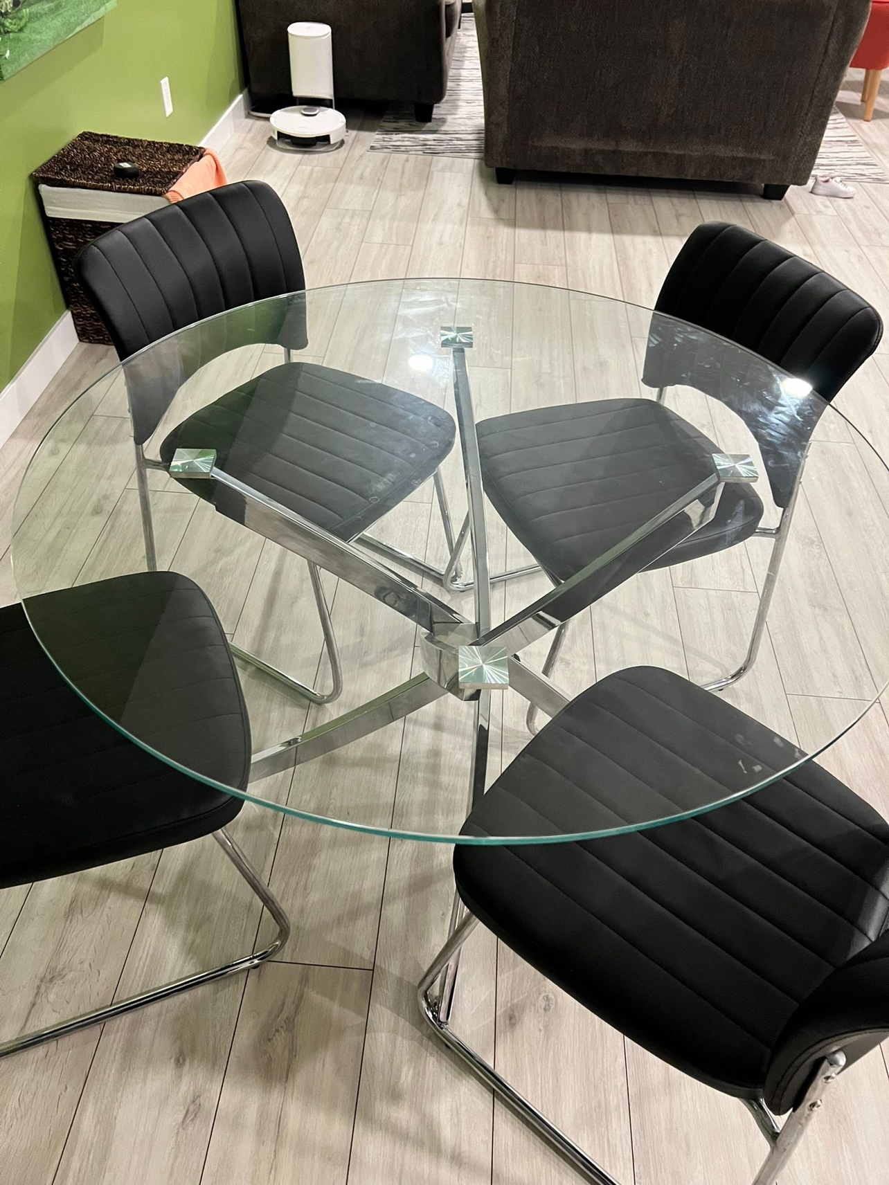 Glass dining table and 4 chairs - photo 2