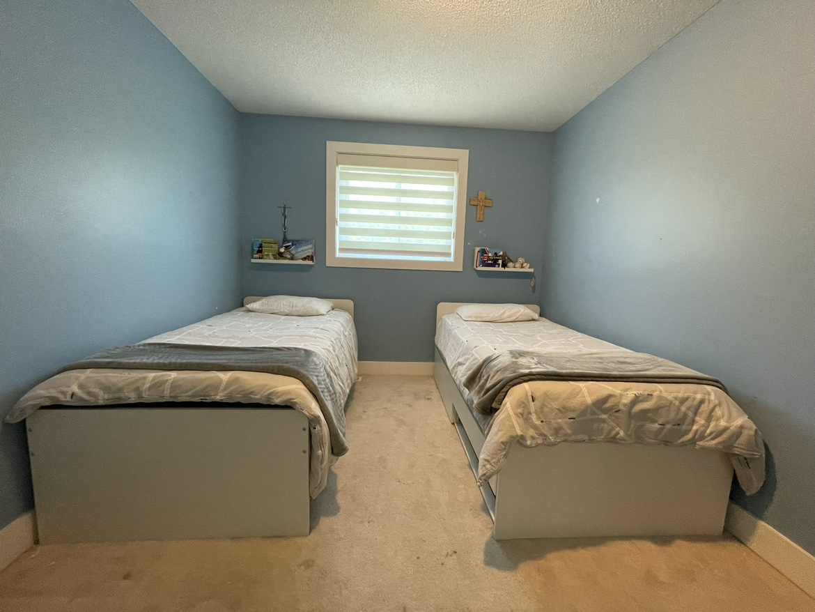 Ikea Twin Bed + 2 ottoman with storage image indicator(4)