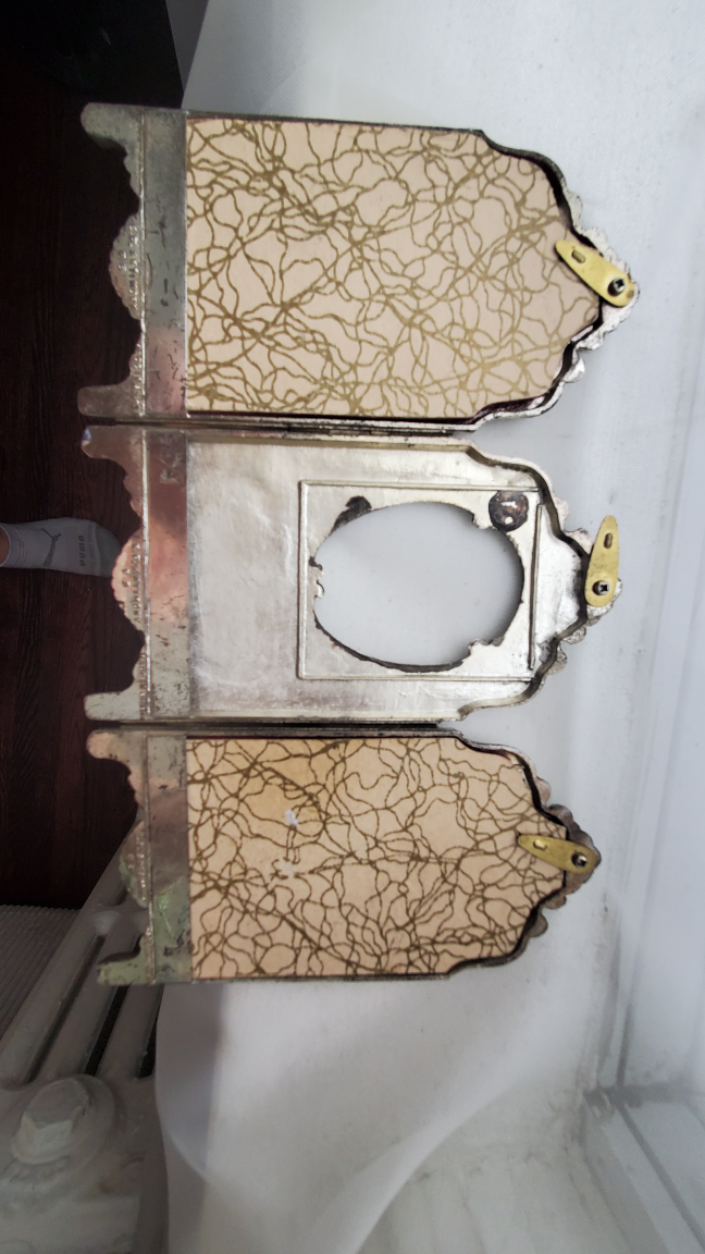 Silver Ornate Folding Picture Frame image indicator(4)