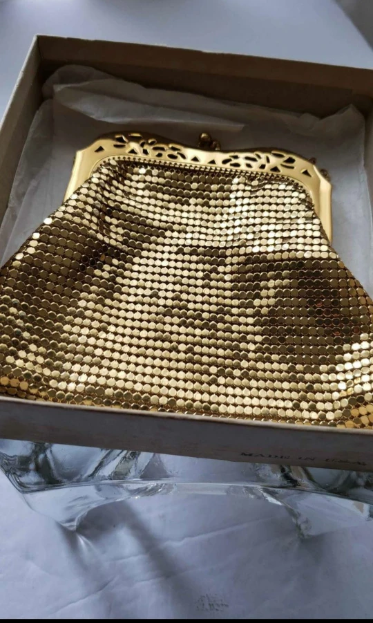 Stunning vintage hand purse image indicator(4)