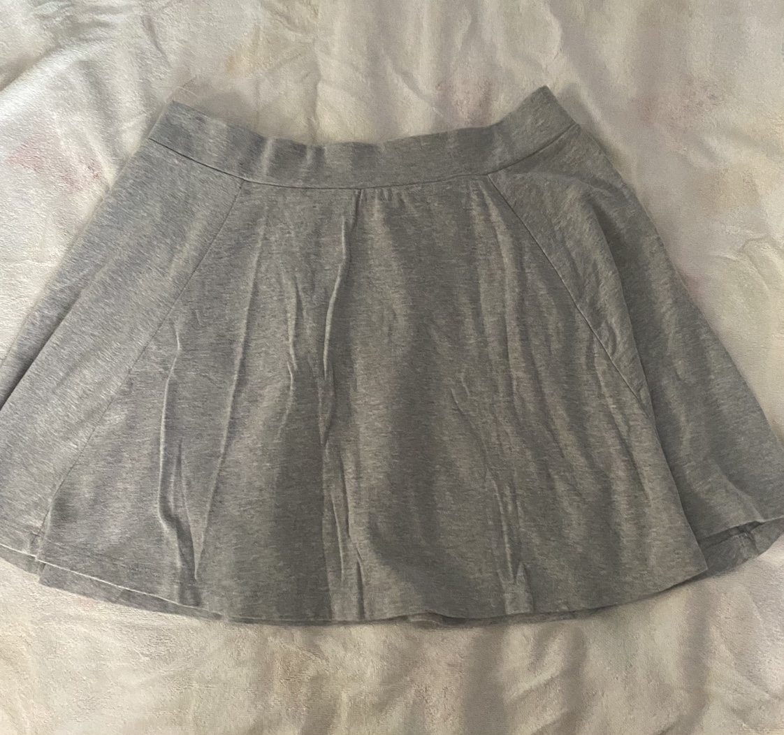 Grey skirt L